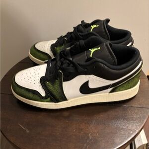 Nike Air Jordan Boy’s Black and Green Sneakers